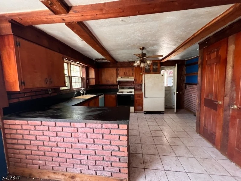 Photo of 900 Primrose Path