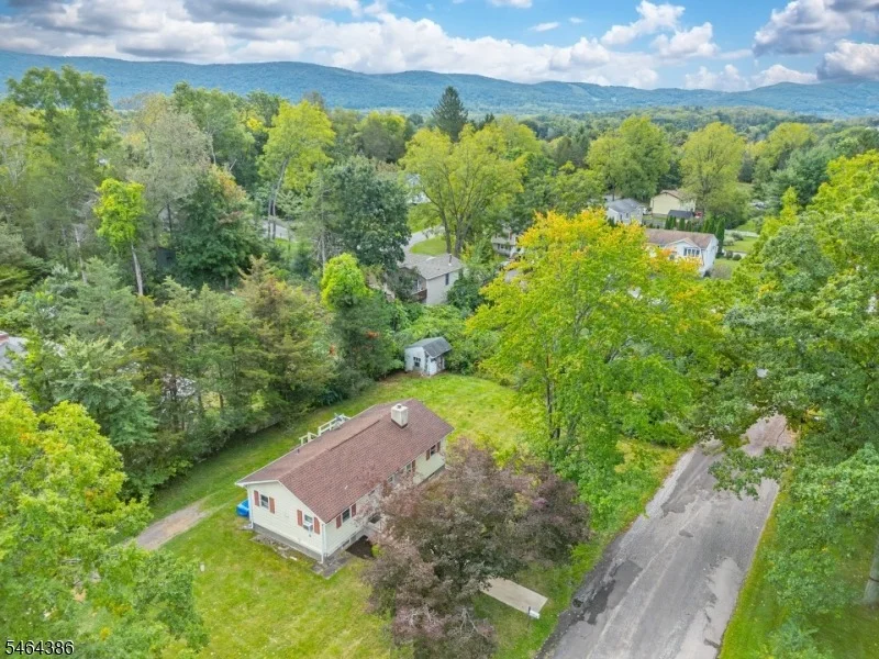 Photo of 4 Gilbert Dr