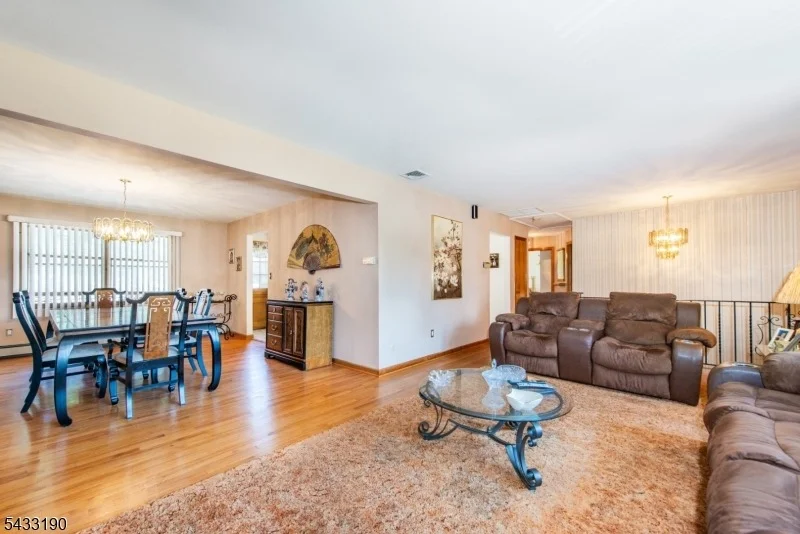Photo of 8 Carlos Dr