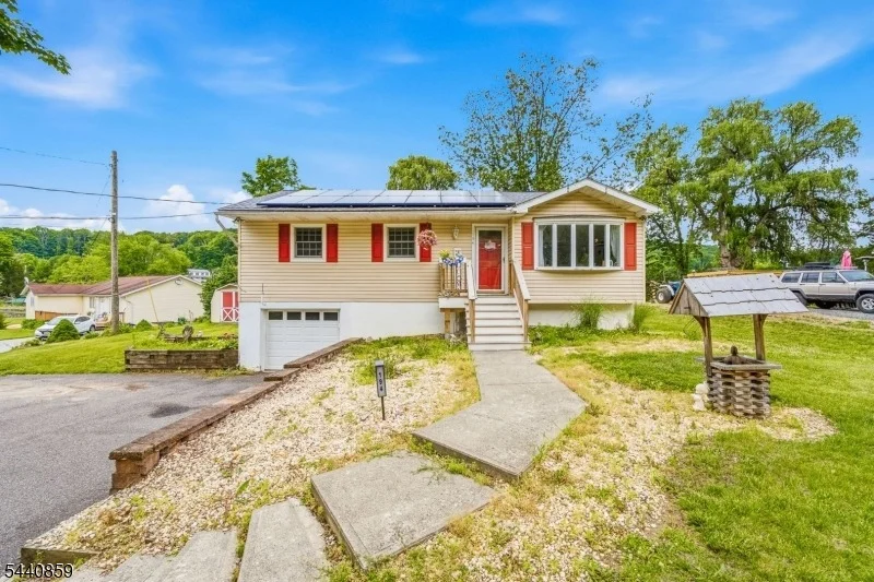 Photo of 194 Decker Pond Rd