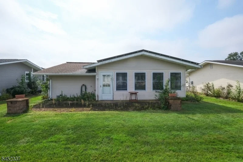 Photo of 6 PHILLIPS RD