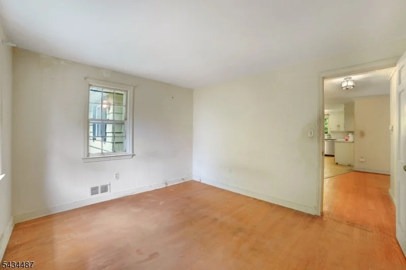 Photo of 137 Beekman Rd
