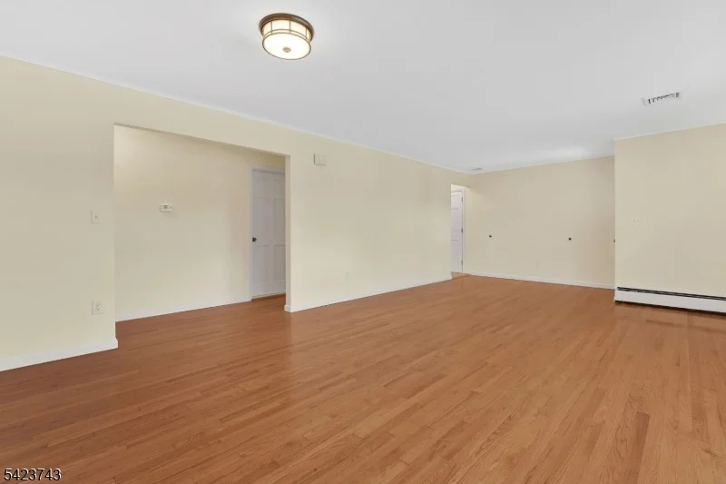 Photo of 16 Lingert Ave