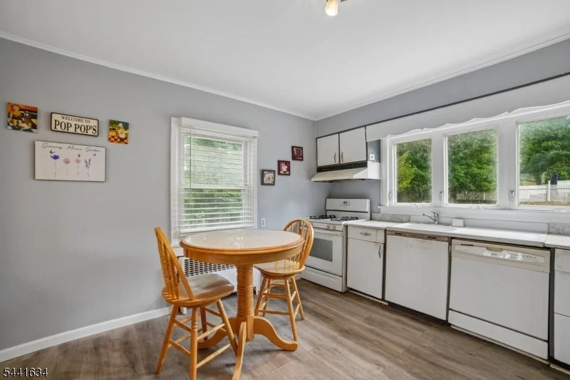 Photo of 72 Lake Dr East