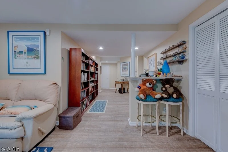 Photo of 69 Cummings Cir