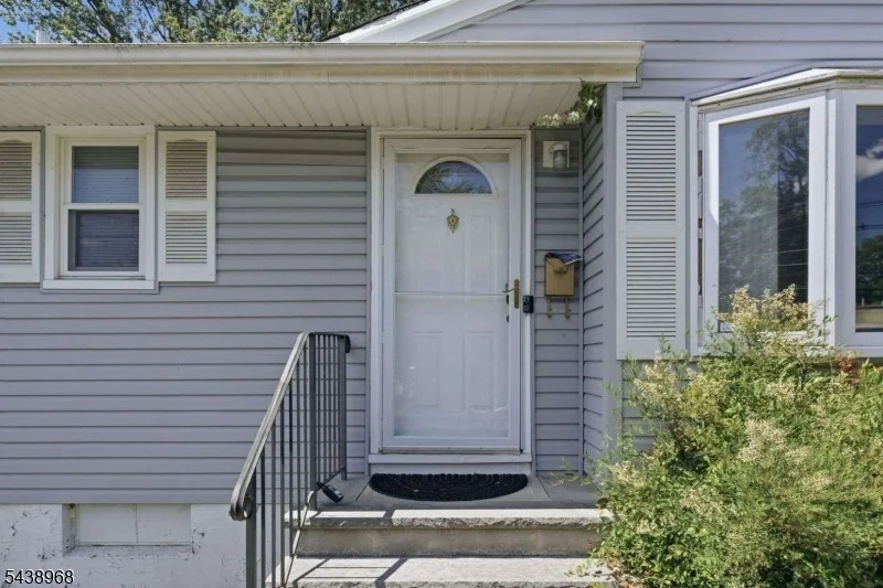 Photo of 1265 North Ave
