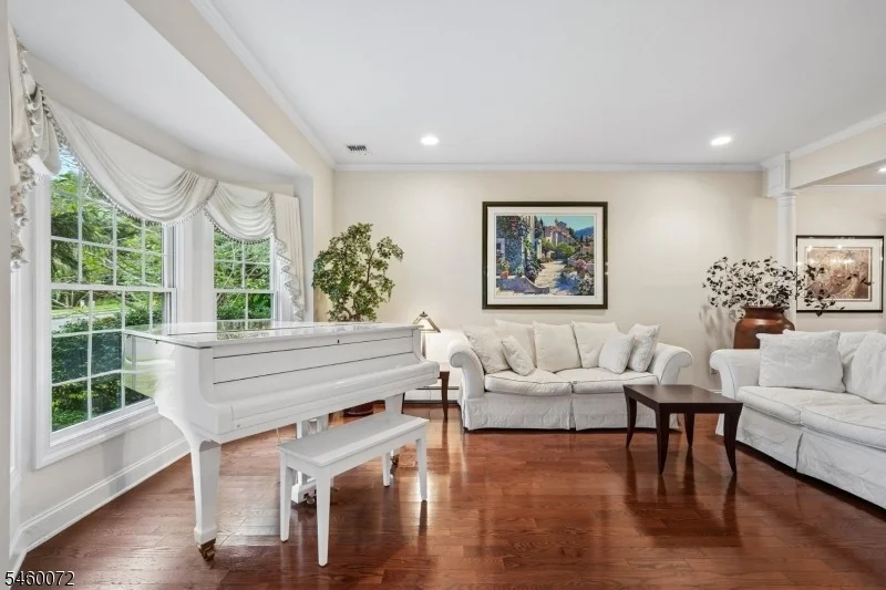 Photo of 16 Apple Ln
