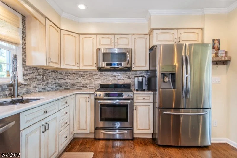 Photo of 3 Knoll Rd