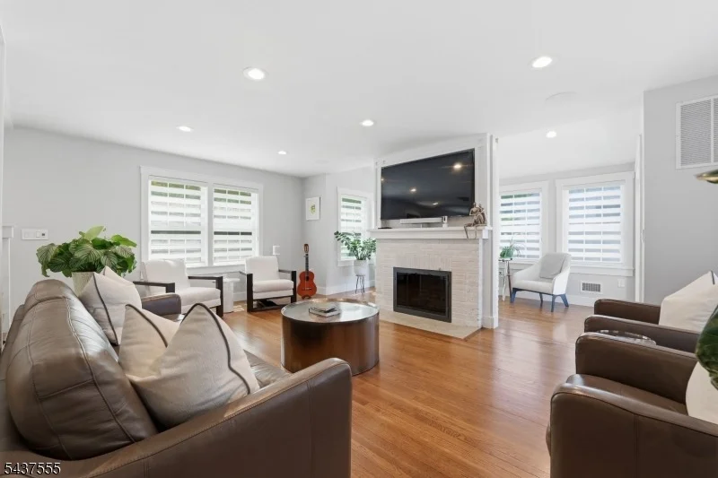 Photo of 307 N Farview Ave