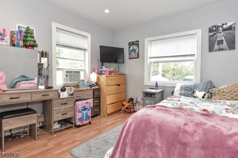 Photo of 42 Kanouse Rd