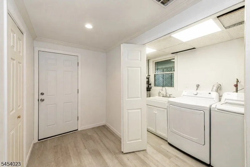 Photo of 42 Scenic Dr