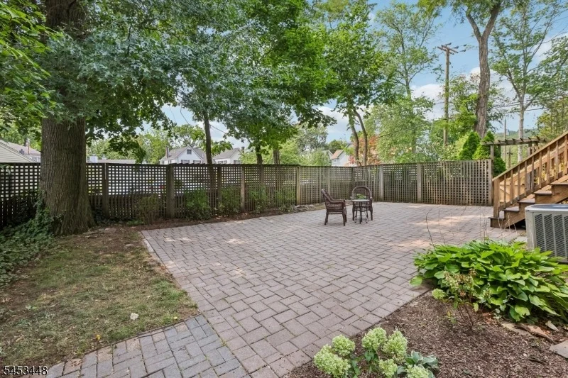 Photo of 650 Ridgewood Rd