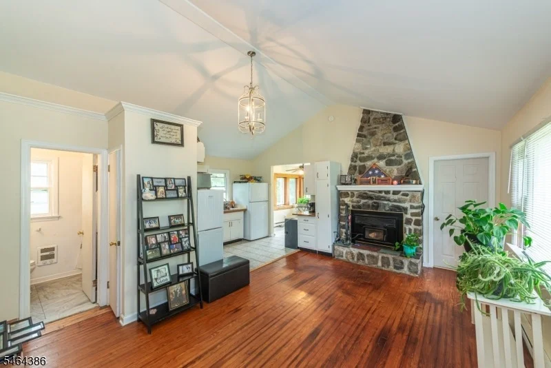 Photo of 4 Gilbert Dr