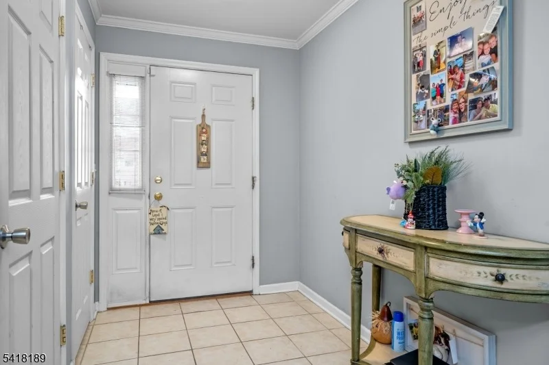 Photo of 89 Bourne Cir