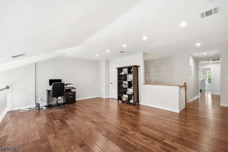 Photo of 281 Riverwalk Way