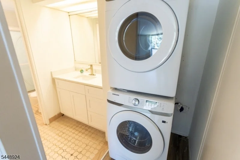 Photo of Unit E at 355 River Road