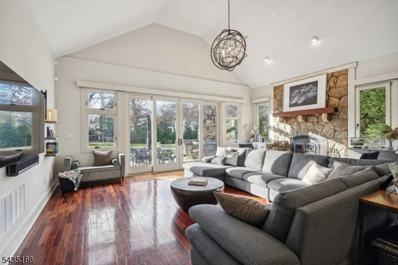 Photo of 63 Addison Dr