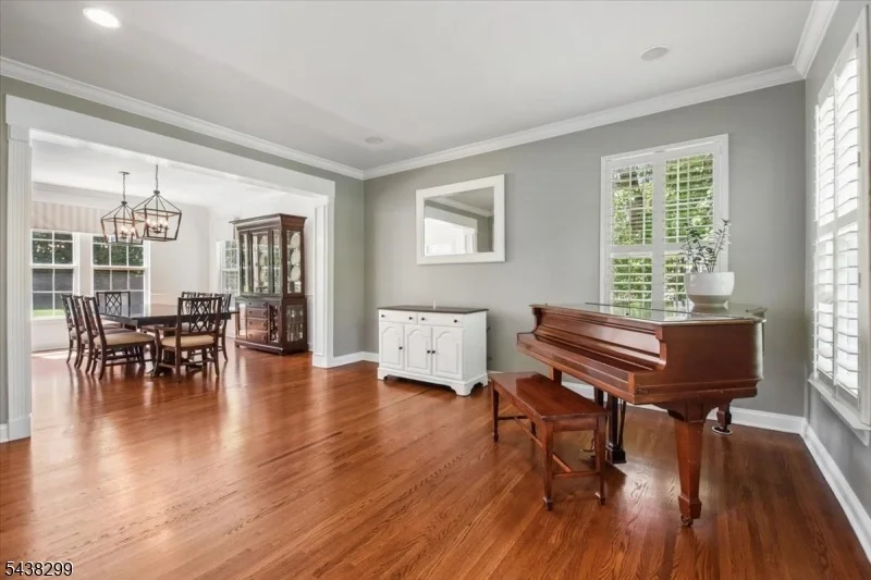 Photo of 7 Donna Ln