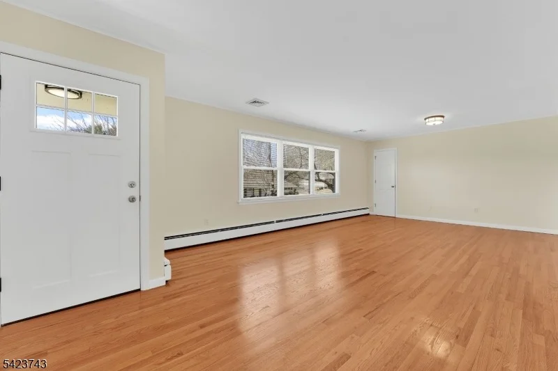 Photo of 16 Lingert Ave