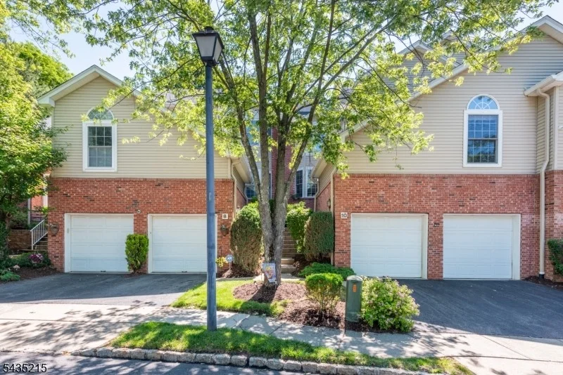 Photo of 10 Ebersbach Ln