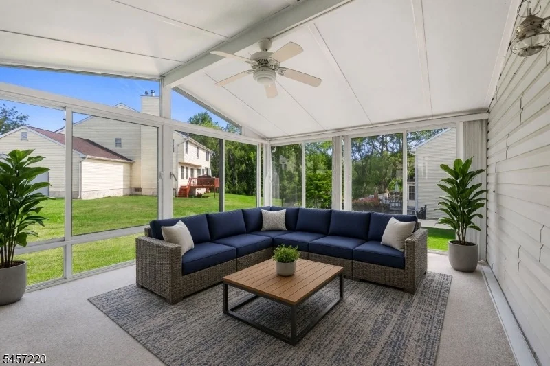 Photo of 4 Hawthorn Dr