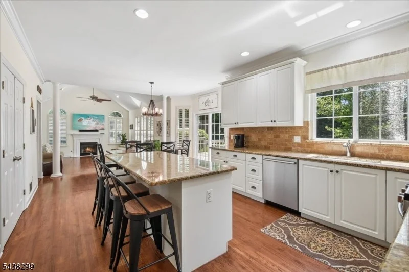 Photo of 7 Donna Ln
