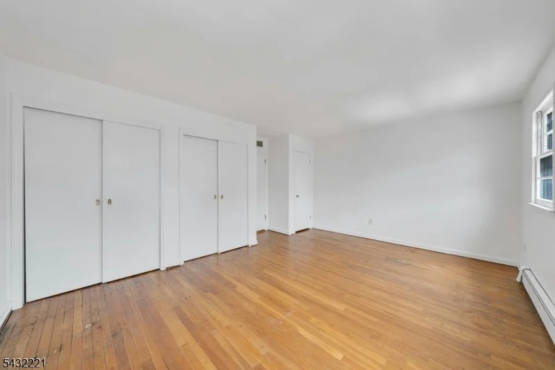 Photo of 183 Devon St