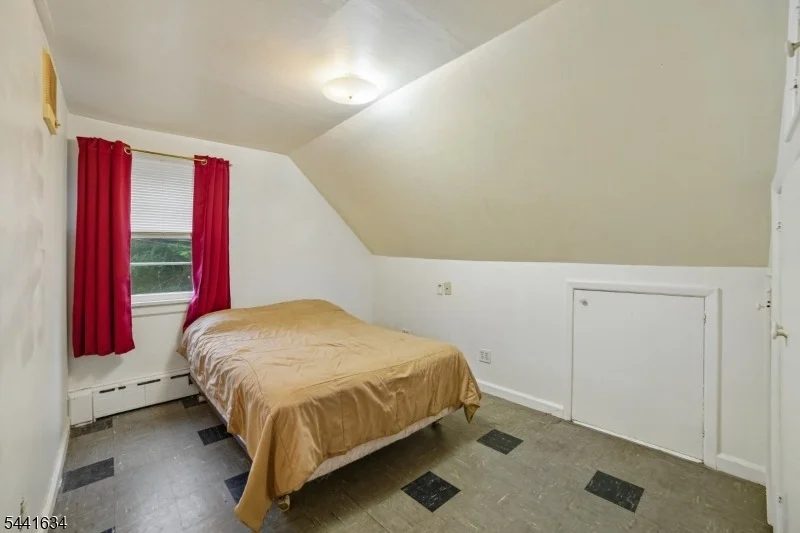 Photo of 72 Lake Dr East