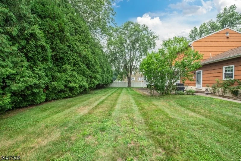 Photo of 21 Bates Dr