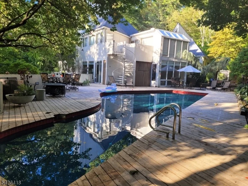 Photo of 72 Washington Valley Rd