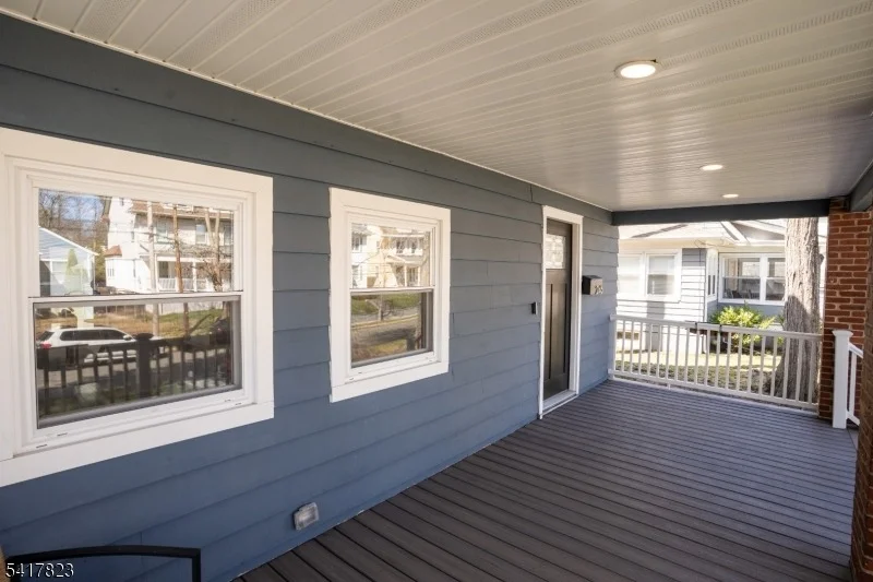 Photo of 246 Stirling Ave