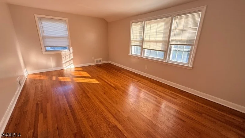 Photo of 88 Meadowbrook Rd