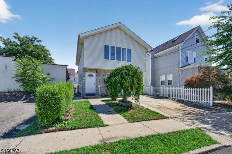 Photo of 81 Home Pl