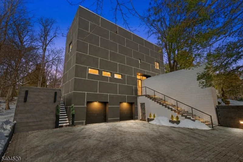Photo of 451 Mountain Ave