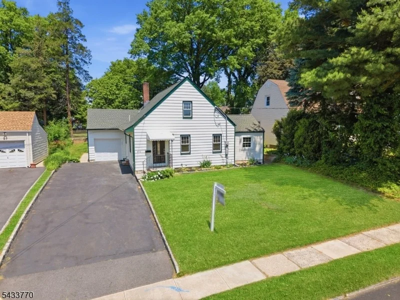 Photo of 573 Conant St