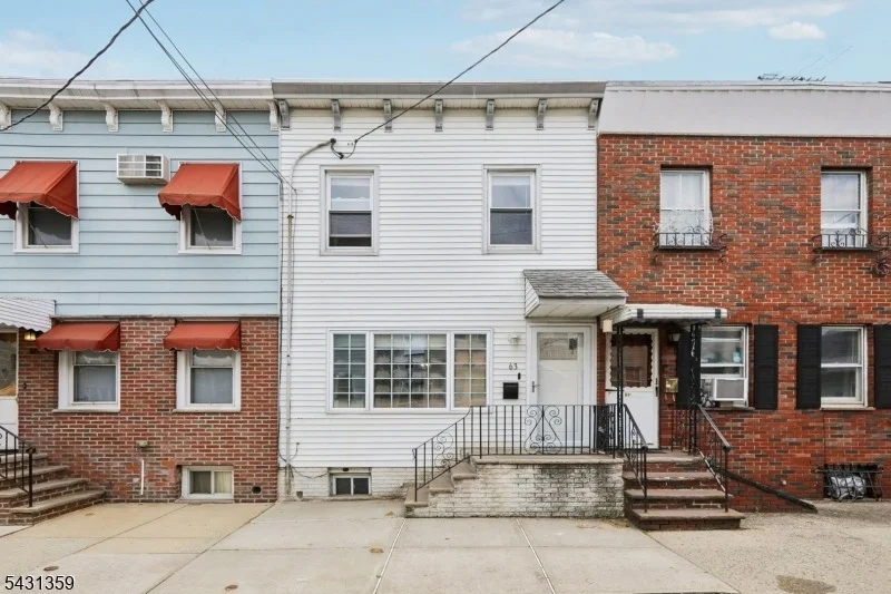 Photo of 63 Garrison St