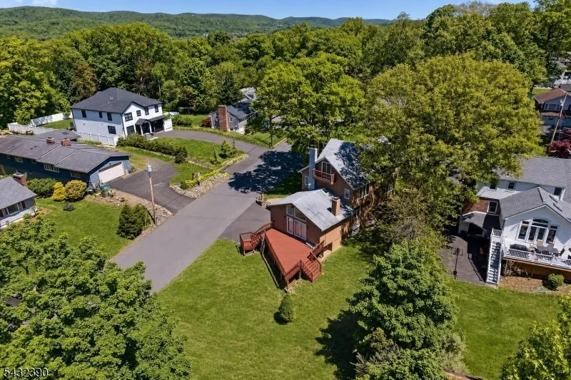 Photo of 17 Hickory Dr