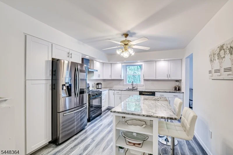 Photo of 737 W 8Th St
