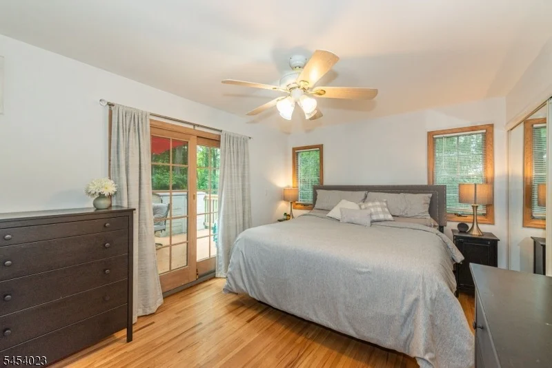 Photo of 42 Scenic Dr