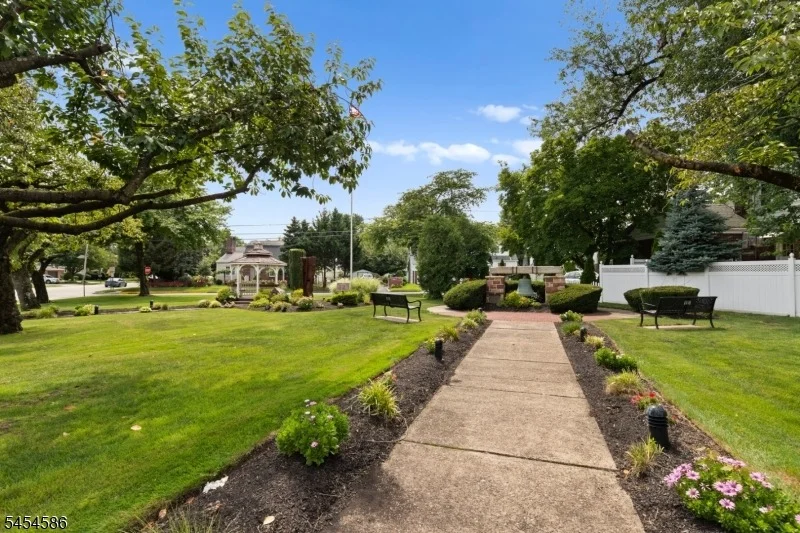 Photo of 252 Springfield Ave