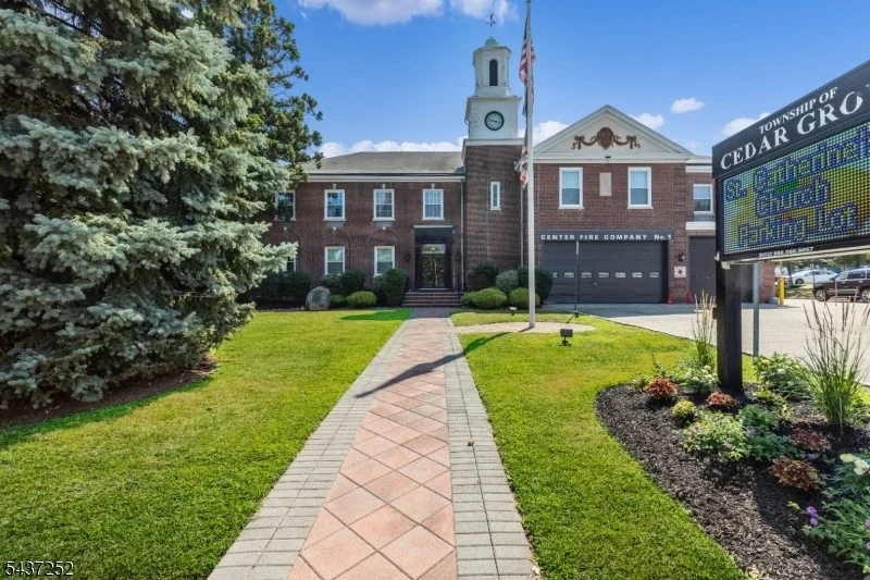 Photo of 13 Elm Dr