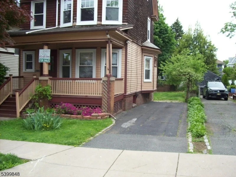 Photo of 104 Riggs Pl