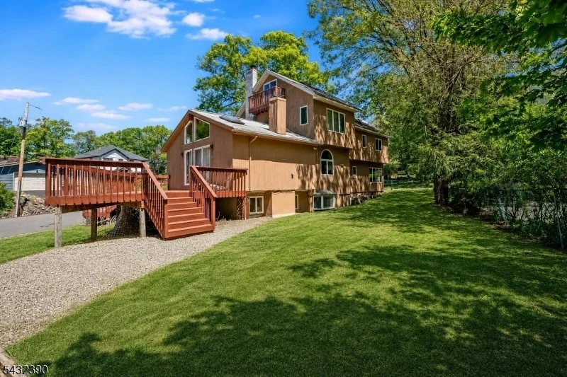 Photo of 17 Hickory Dr