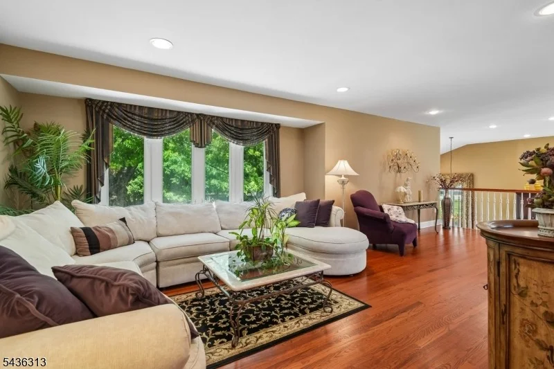 Photo of 18 Mary Ellen Dr
