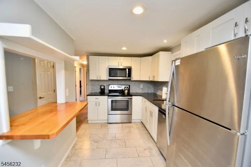 Photo of 131 Munsonhurst Rd