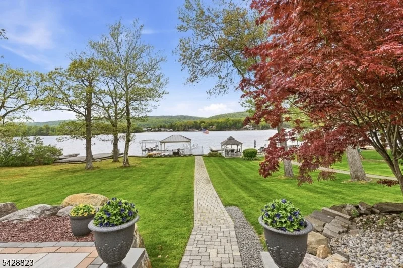 Photo of 206 Long Pond Rd