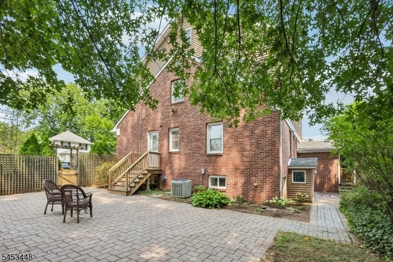 Photo of 650 Ridgewood Rd
