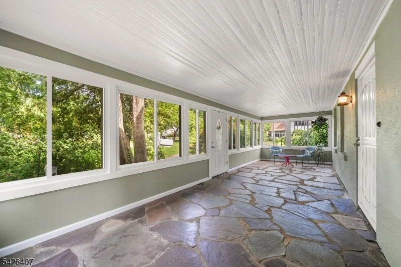 Photo of 192 Gregory Ave