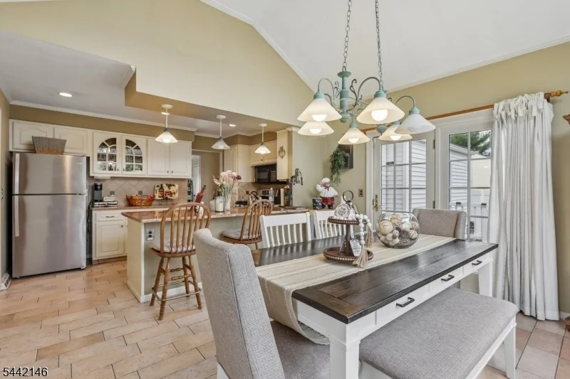 Photo of 49 Pancake Hollow Dr