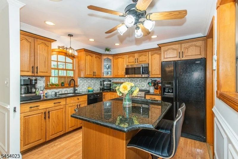 Photo of 42 Scenic Dr